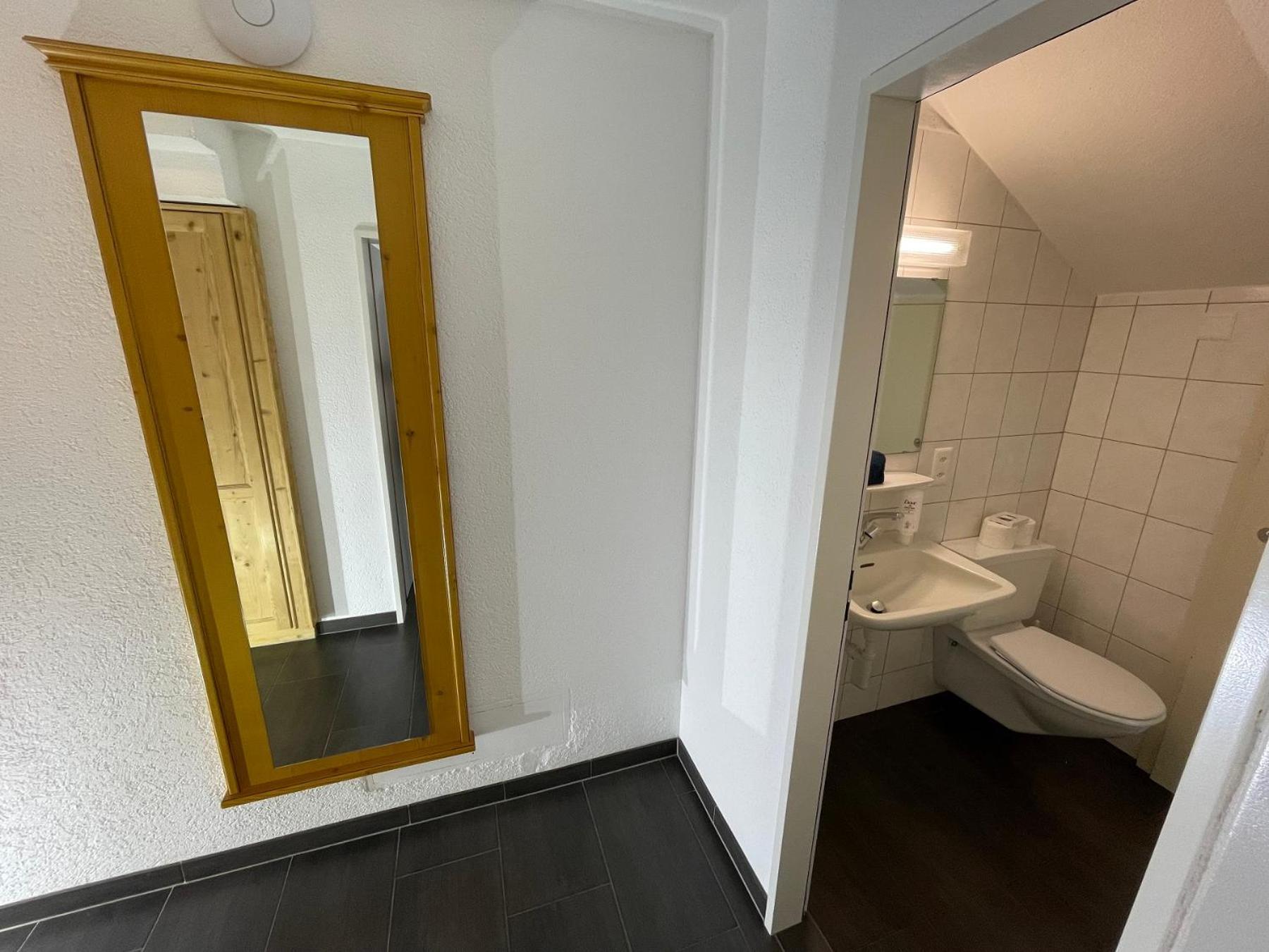 Catrina Hotel Disentis Phòng bức ảnh