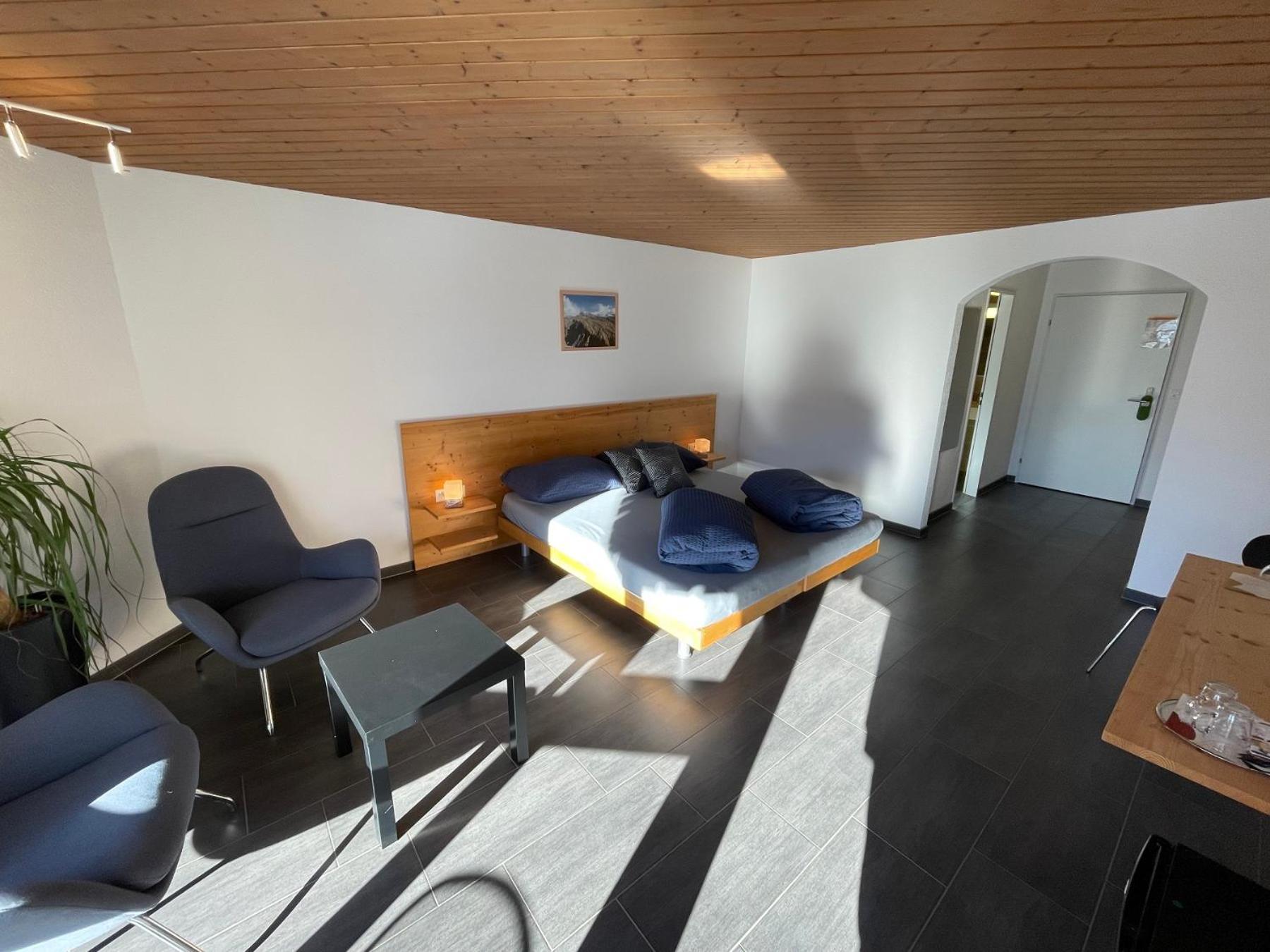 Catrina Hotel Disentis Phòng bức ảnh