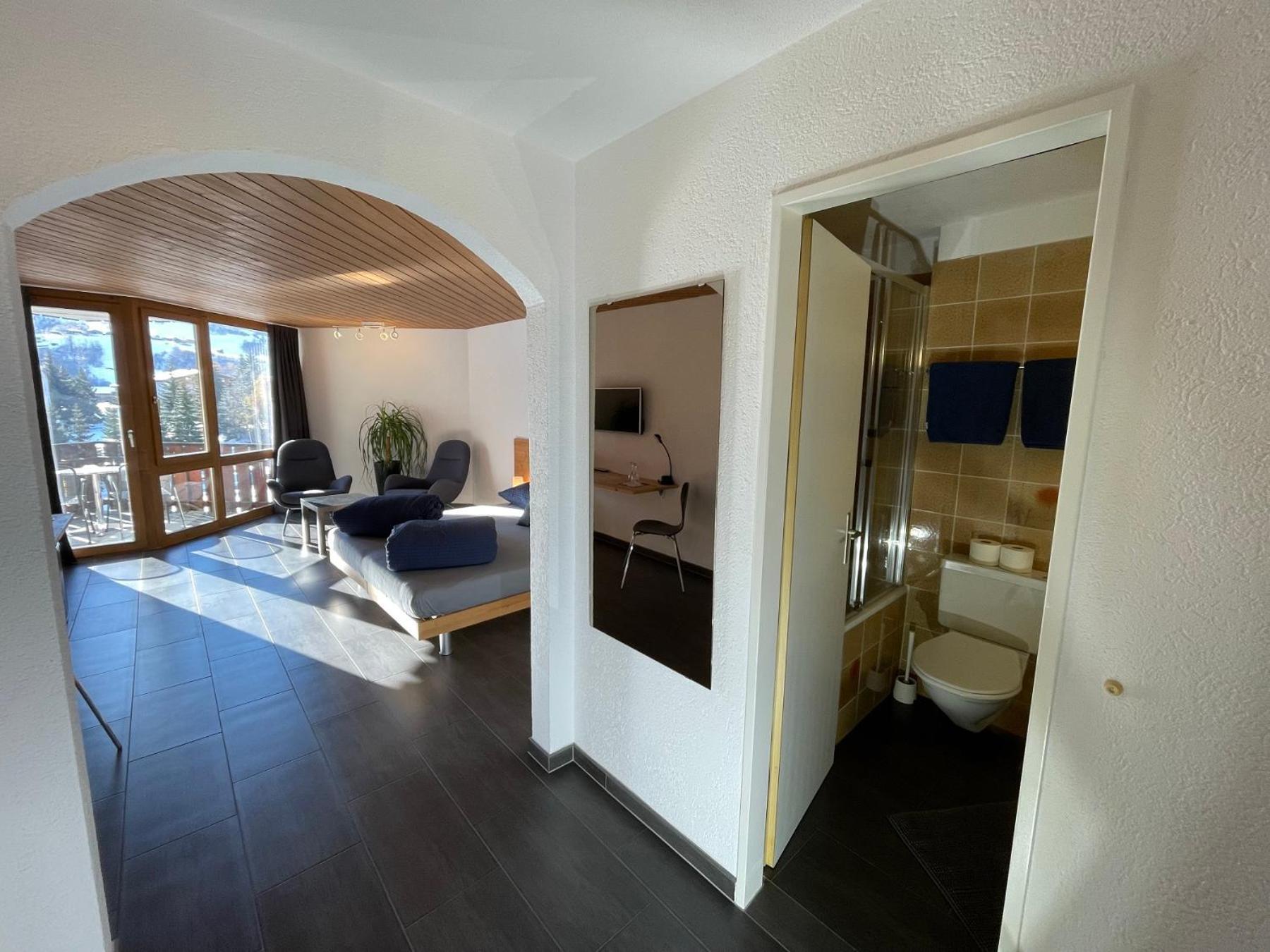 Catrina Hotel Disentis Phòng bức ảnh