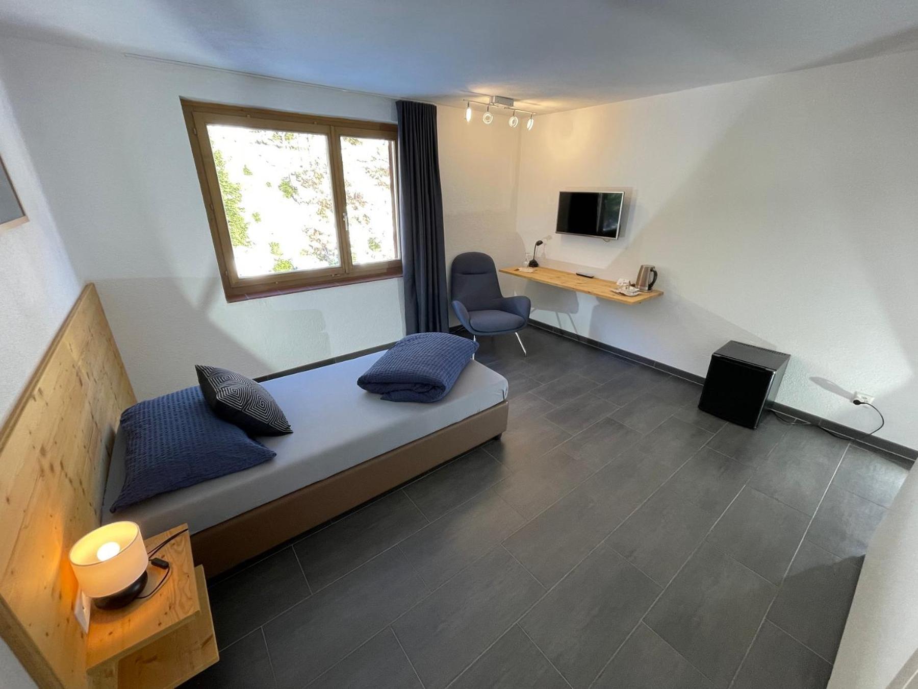 Catrina Hotel Disentis Phòng bức ảnh