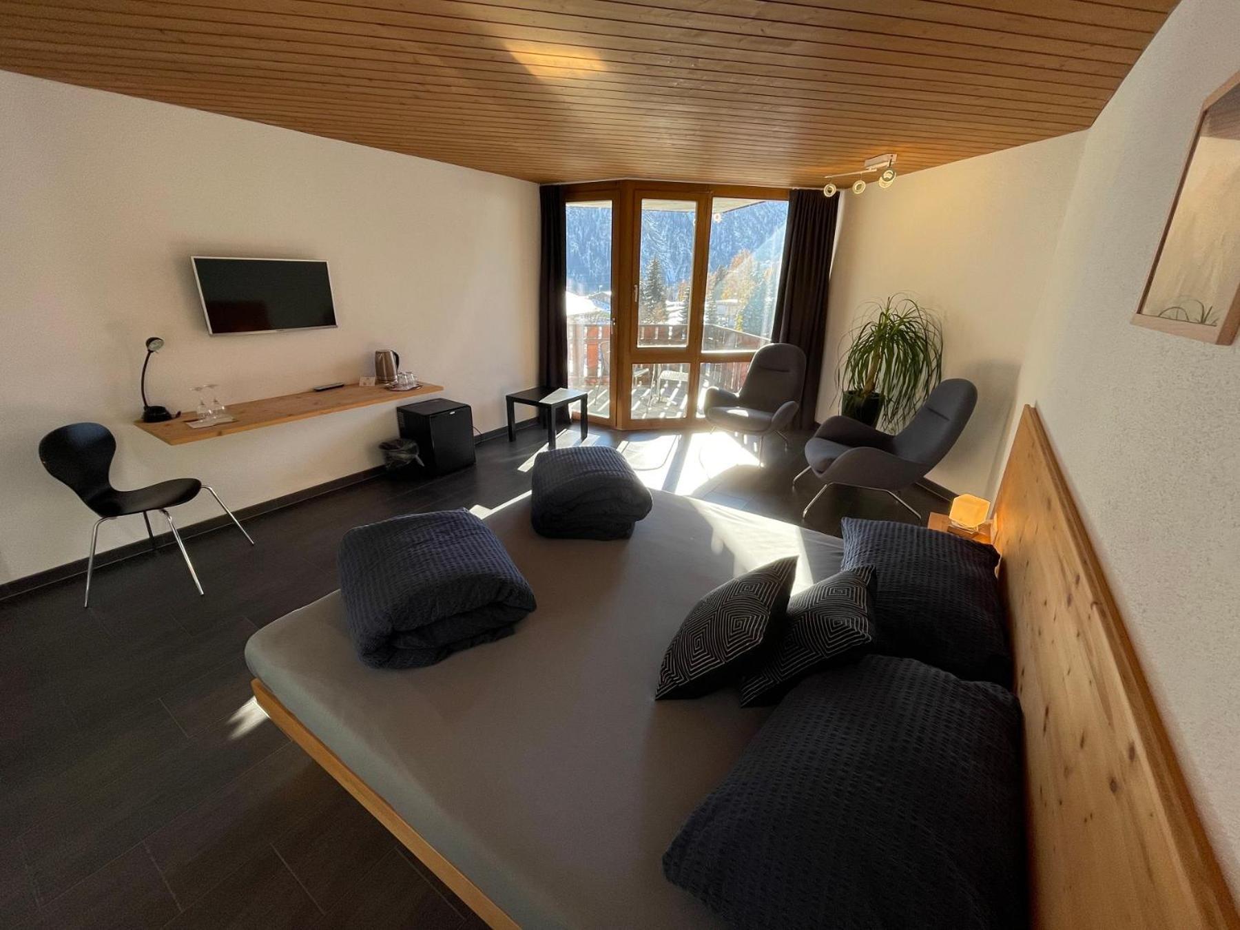 Catrina Hotel Disentis Phòng bức ảnh