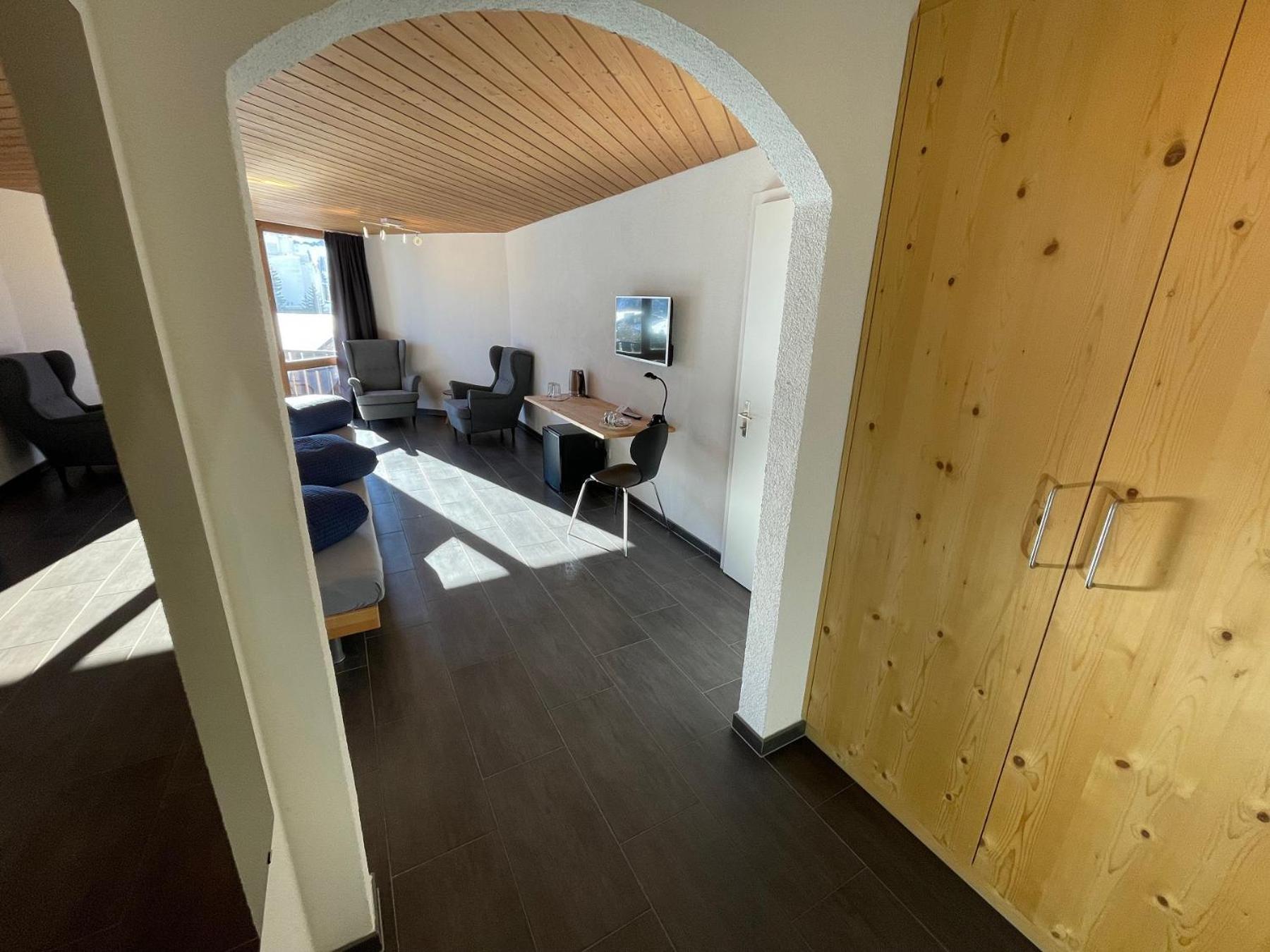 Catrina Hotel Disentis Phòng bức ảnh
