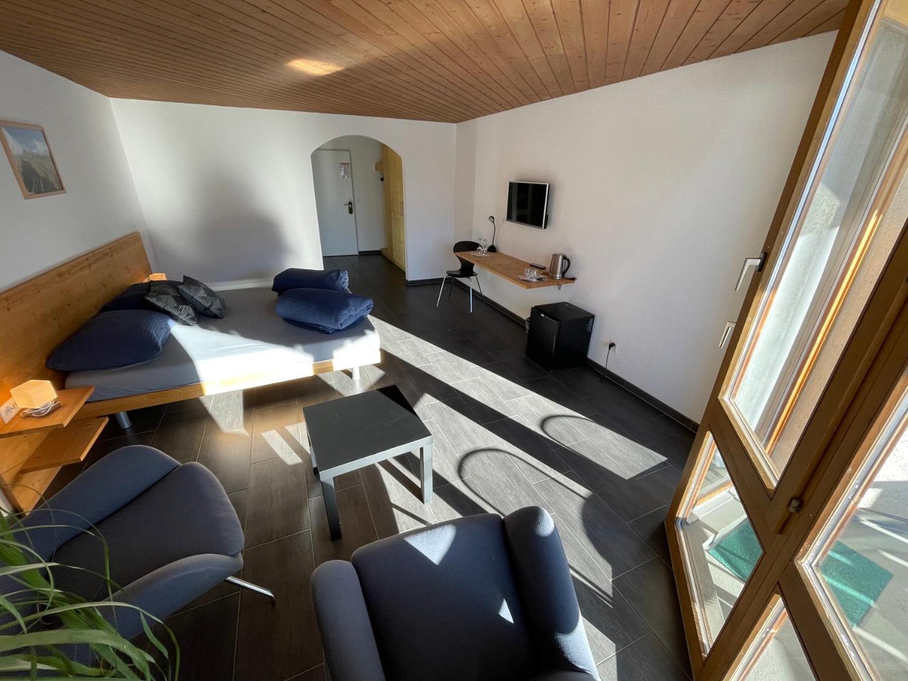Catrina Hotel Disentis Phòng bức ảnh